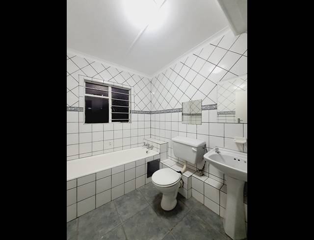 3 BEDROOM TOWNHOUSE RENTED IN HALFWAY GARDENS